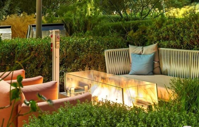 2 beds, 2 baths, 1,305 sqft, $4,800, Unit 2811