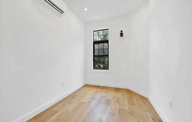297 HOWARD AVE