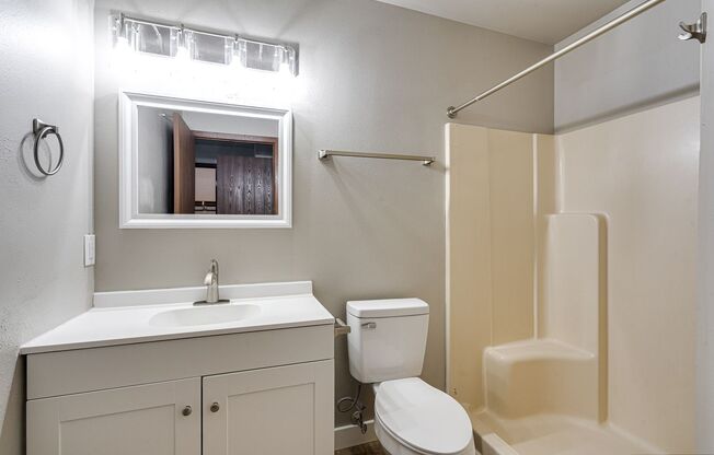 2 beds, 2 baths, 1,050 sqft, $1,599, Unit FV9A