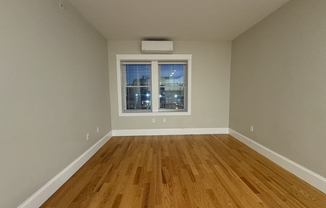 2 beds, 1 bath, 900 sqft, $2,675, Unit 3