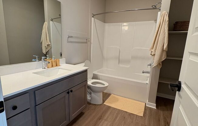 2 beds, 2 baths, 1,296 sqft, $1,979, Unit 401