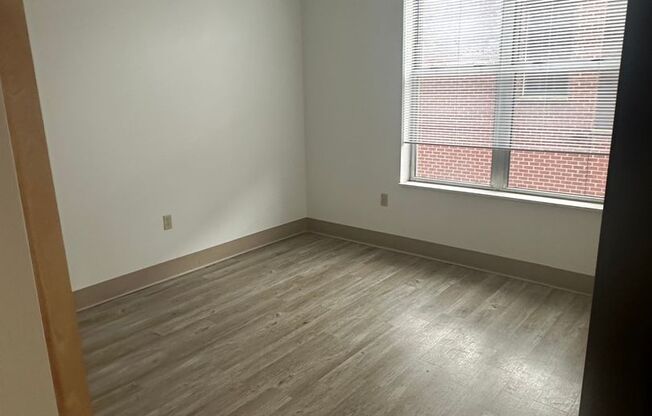 2 beds, 1 bath, 815 sqft, $1,750, Unit 609