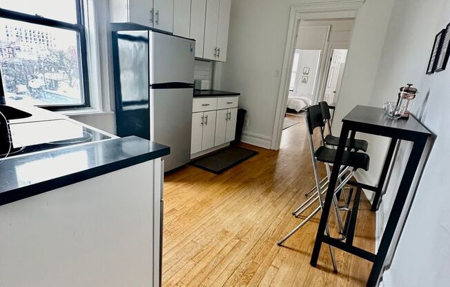 2 beds, 1 bath, 750 sqft, $2,600, Unit 2C