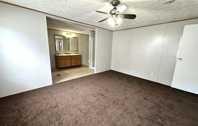 3 Bedroom / 2 Bathroom Westside Mobile Home
