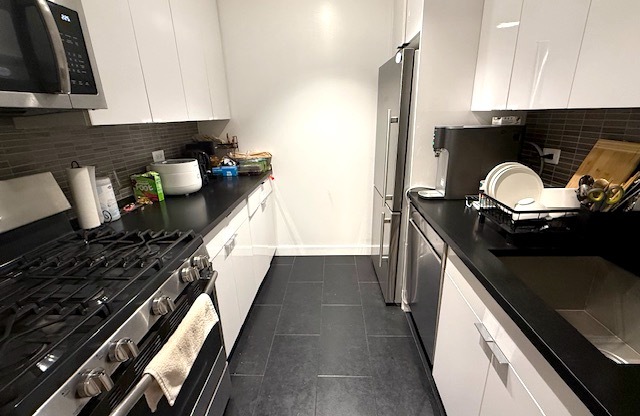 1 bed, 1 bath, $4,000, Unit C15E