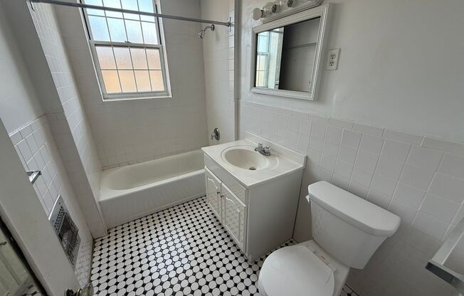 2 beds, 2 baths, 1,303 sqft, $2,200, Unit New King Edward  401