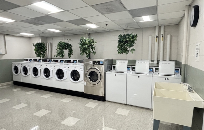 1 bed, 1 bath, 823 sqft, $3,600, Unit 7O