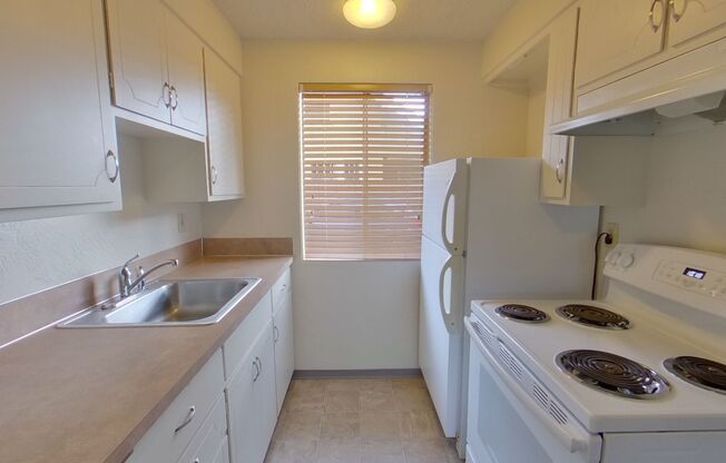 2 beds, 1 bath, $1,625, Unit 8