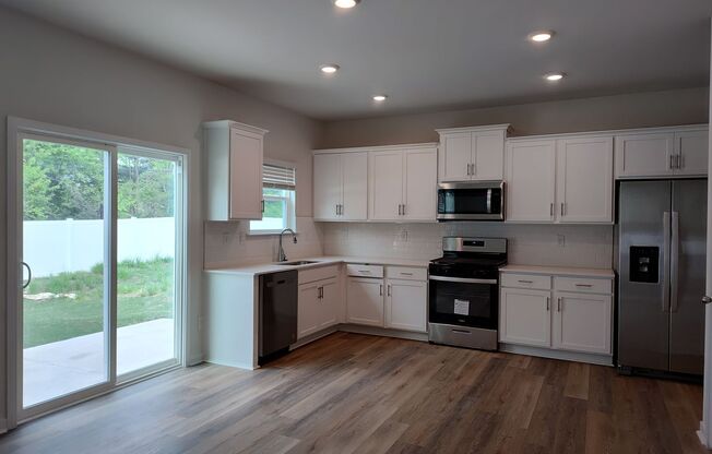 New Construction, Beautiful Home located in Hamilton Woods.