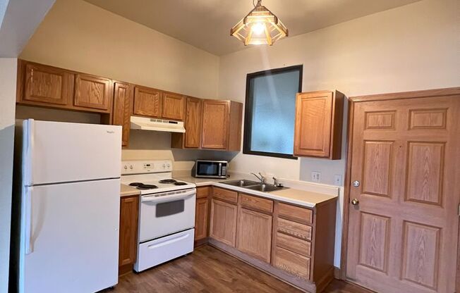 Studio, 1 bath, $675, Unit 605-203