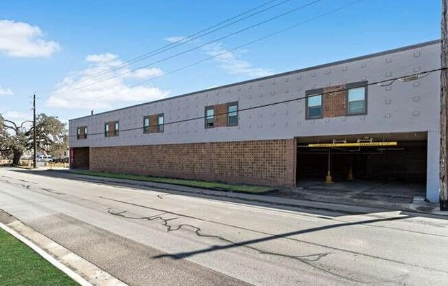 1 bed, 1 bath, 515 sqft, $950, Unit 220