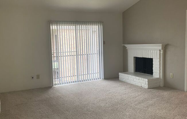 2 beds, 2 baths, 1,003 sqft, $1,050, Unit 1212