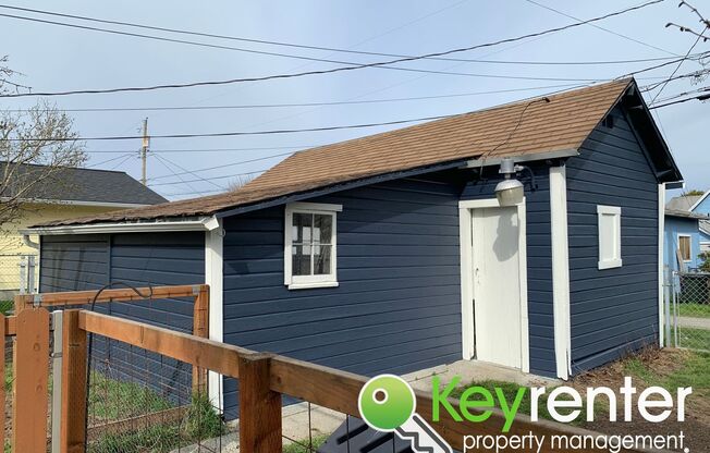 3 beds, 1 bath, $2,600