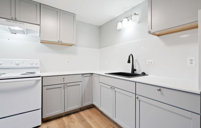 2 beds, 1 bath, 820 sqft, $950, Unit 1