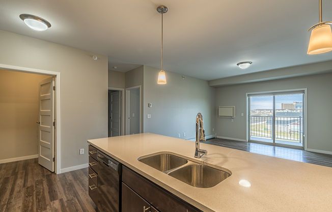 3 beds, 2 baths, 1,301 sqft, $1,725, Unit 302