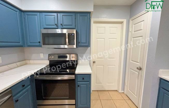 Charming 3-Bedroom Duplex with Modern Amenities in DeSoto, TX