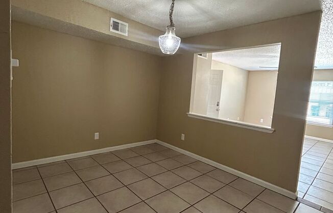 2 beds, 2.5 baths, 1,376 sqft, $1,595, Unit 39