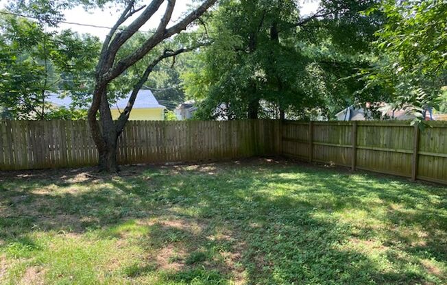 1/2 MO OFF SPECIAL 3 BED, 2 BATH -GARAGE-FENCE -5 MIN TO DOWTOWN CONCORD