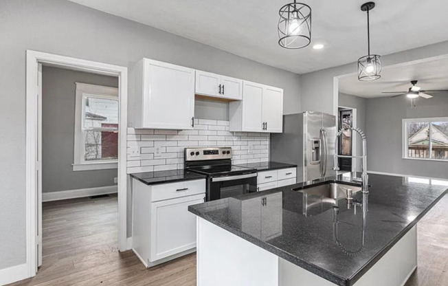 Modern Charm Meets Historic Character – Renovated 5-Bedroom Near Midtown KC