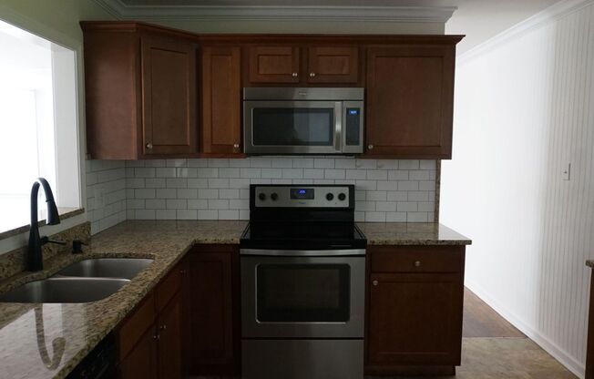 3 beds, 1 bath, $1,400