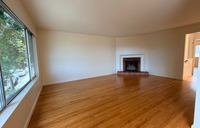 Charming Single Family House Across from McLaren Park