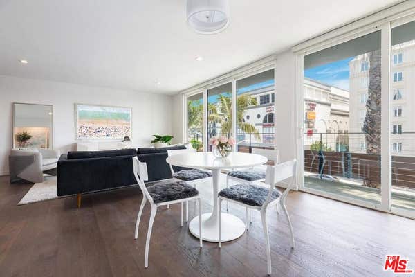 1425 N Crescent Heights Blvd