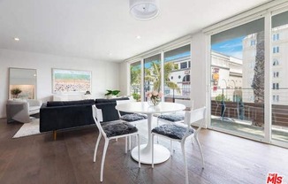 1425 N Crescent Heights Blvd