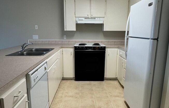 2 beds, 2 baths, $1,450, Unit 3700-2