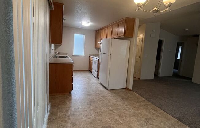 6309.3n - 2677 Paloma Ave. 1-4