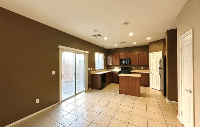 Charming 3 bed/2 bath single-family home in the heart of Blue Diamond! Tiled, downstairs entryway leads to combined kitchen and living room. Upstairs is bathed in natural sunlight, lots of accent windows and wood-rail staircase. Cozy backyard with pavers