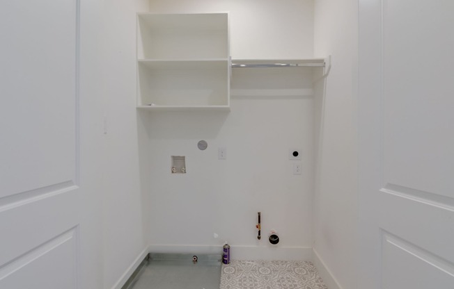 The Grove at Oak Forest Washer/Dryer Connections