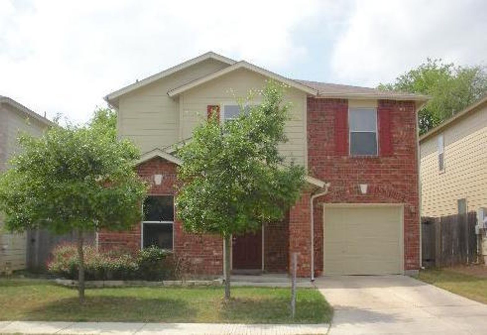 Spacious 3 bedroom 2 bath in Bristol Place!