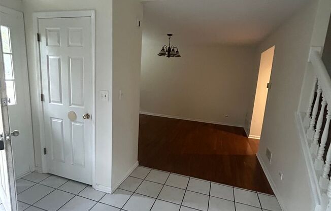 WOODLAND HILLS, BARTLETT SPACIOUS PET FRIENDLY 4BR 2.5 BA