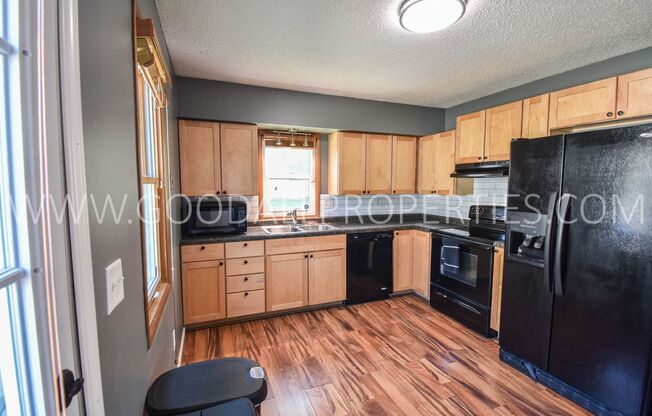 2 beds, 1.5 baths, $1,525