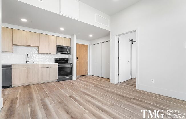2 beds, 2 baths, 792 sqft, $1,800, Unit 111