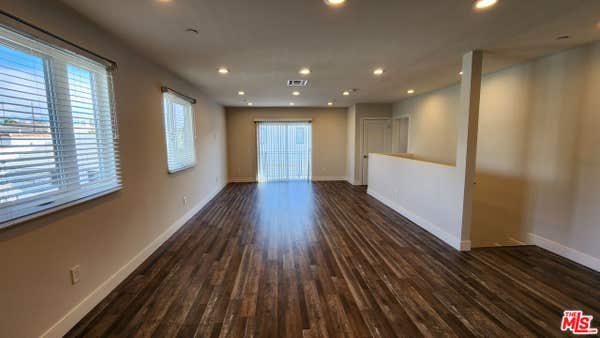 1255 1/2 N KINGSLEY DR