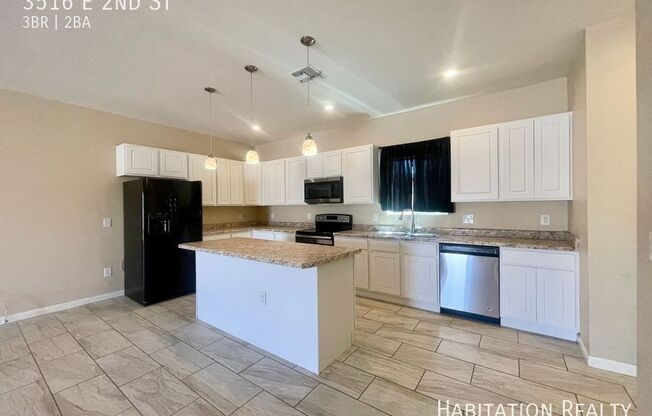 3516 E 2 ST