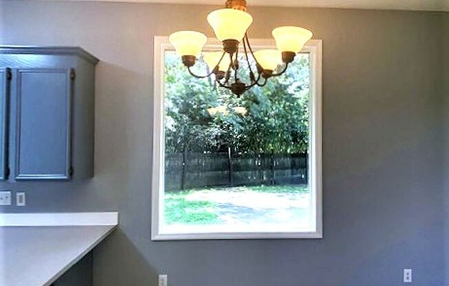 Downtown Cornelius! Minutes from Lake Norman! 2 Bedroom, DUPLEX!