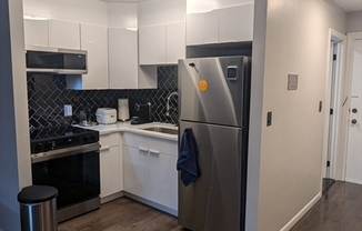 Studio, 1 bath, 405 sqft, $1,850, Unit 43