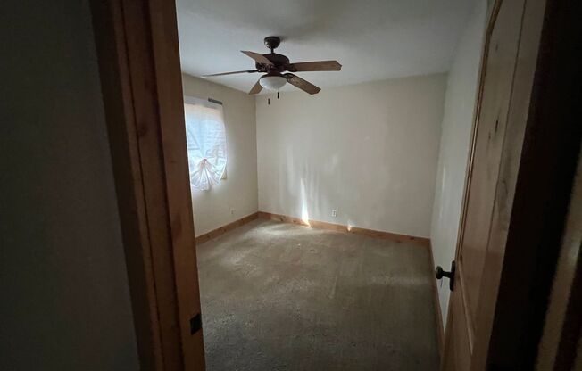 3 beds, 1 bath, $2,600