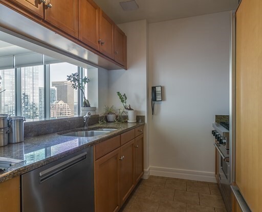 2 beds, 2 baths, 1,257 sqft, $8,000, Unit 27G