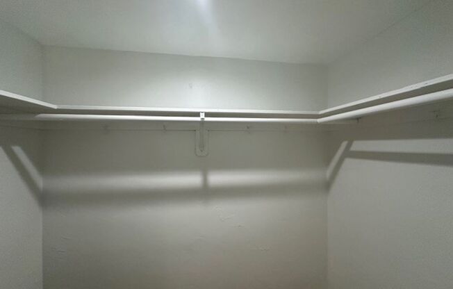 Studio, 1 bath, 550 sqft, $1,395, Unit 106