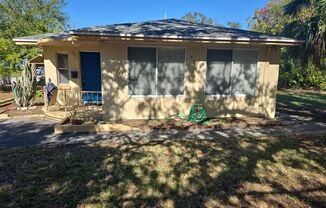 2 bedroom for rent near Kenwood/St. Pete!