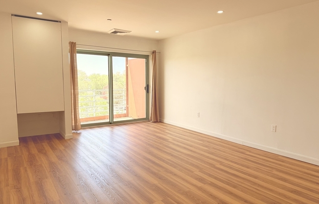 1 bed, 1 bath, 645 sqft, $2,000, Unit 516
