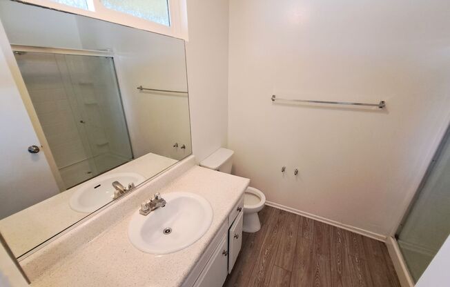 2 beds, 2 baths, 999 sqft, $2,595, Unit 423