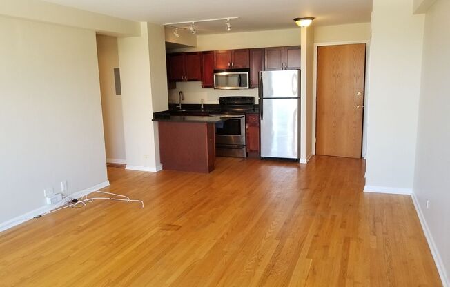 1 bed, 1 bath, 700 sqft, $1,800, Unit 418-0809