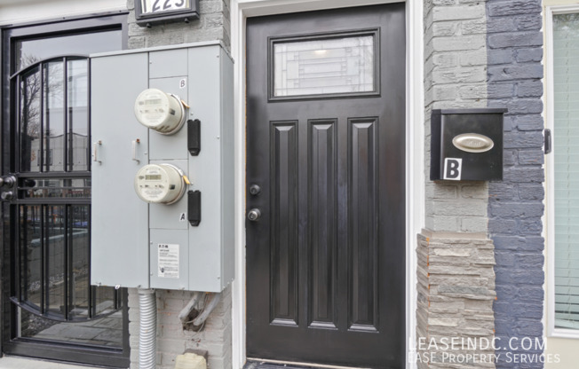 1223 16 ST NE