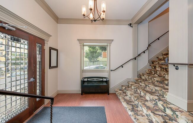 Studio, 1 bath, 400 sqft, $1,195, Unit B05