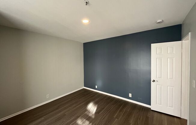 2 beds, 1 bath, 637 sqft, $2,798, Unit 215