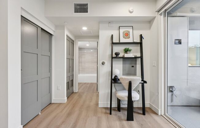 1 bed, 1 bath, 587 sqft, $2,293, Unit 402